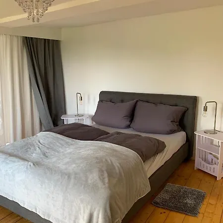 Gemuetlichkeit Im Fachwerkhaus, 3 Schlafzimmer, Balkon, Parkplatz Apartment